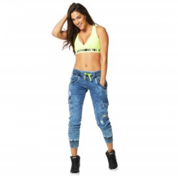 ZUMBA Get Faded Denim Dance Cargo Capri Pants, M - Picture 2 of 8